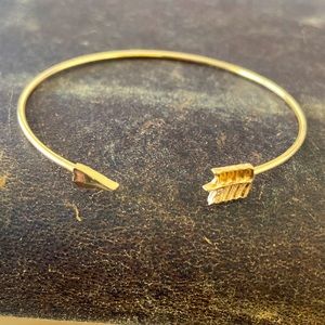 Gold arrow bracelet